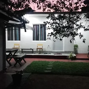 https://araliya-white-house.negombohotels.net